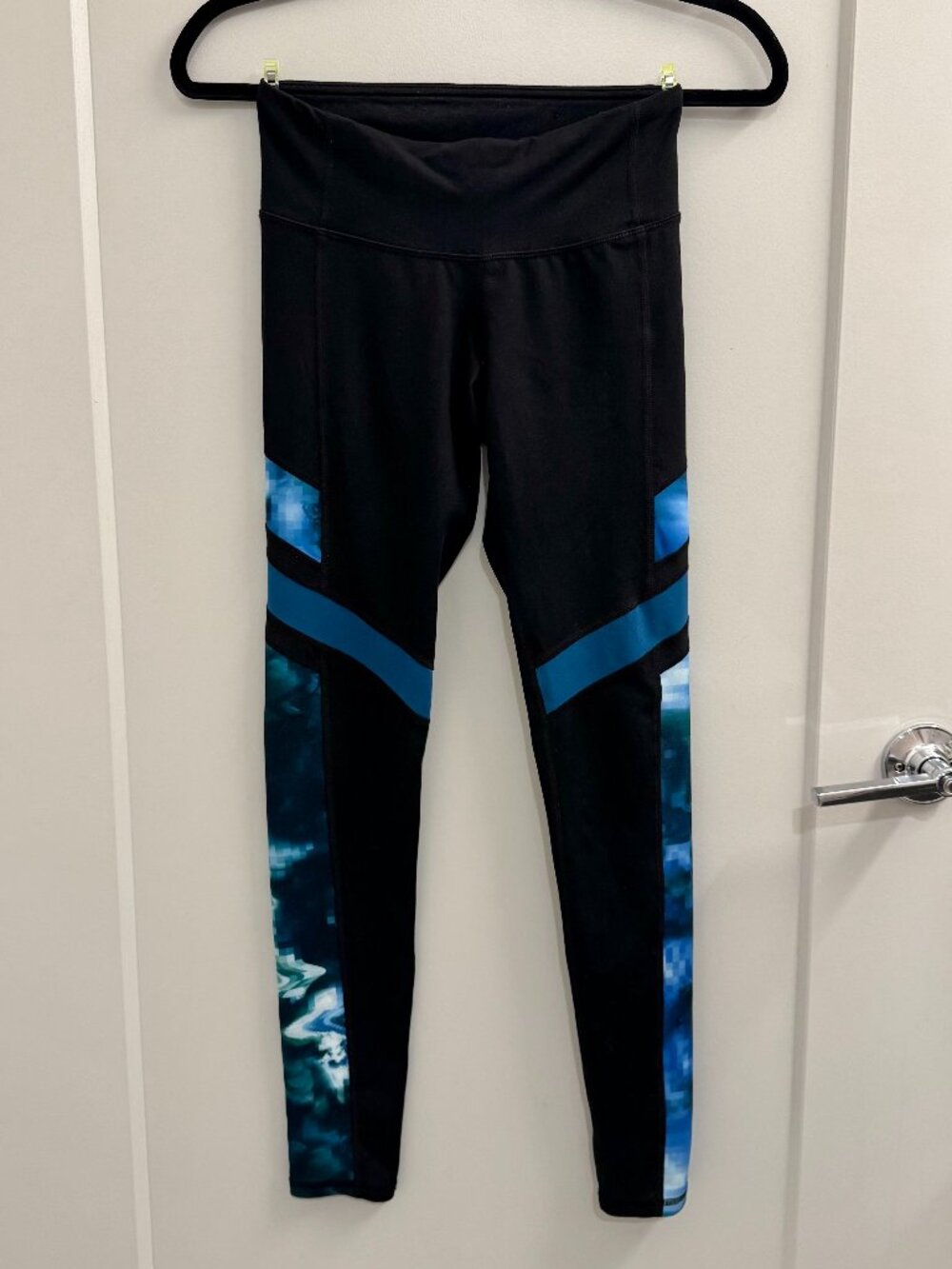 Women's Size XS High-Waisted Blue & Black Workout Leggings Athletic Apparel